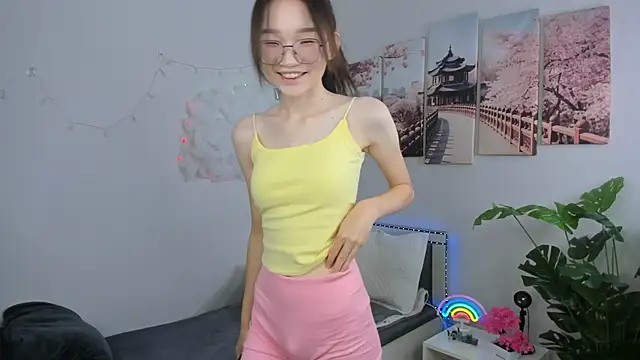 Snapshot of syuri_sun chatting on June 20, 3:28 pm syuri sun online show from June 20, 3:28 pm