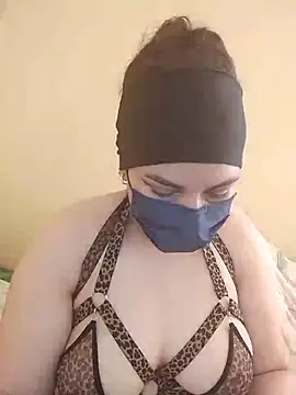 Queen Lola online show from April 3, 3:07 pm