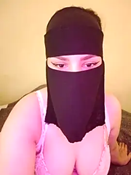 Queen Lola online show from May 5, 2:31 pm