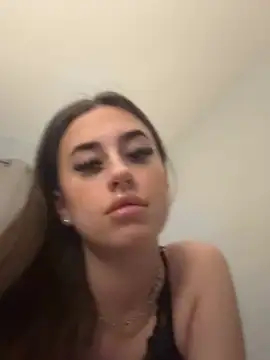 Chloewhiteex online show from May 2, 8:25 pm