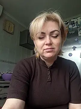SylvieGold453 online show from May 30, 9:26 am