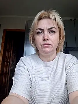 SylvieGold453 online show from May 28, 12:33 pm