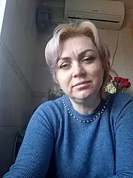 SylvieGold453 online show from April 22, 4:03 pm