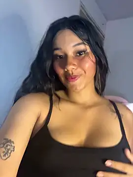 Snapshot of liaa_swan chatting on April 11, 1:35 am liaa swan online show from April 11, 1:35 am