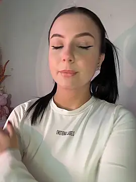 Snapshot of L0LA_XO chatting on April 10, 11:17 am L0LA XO online show from April 10, 11:17 am