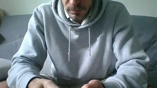 Snapshot of Valmont3340 chatting on May 6, 1:04 pm Valmont3340 online show from May 6, 1:04 pm