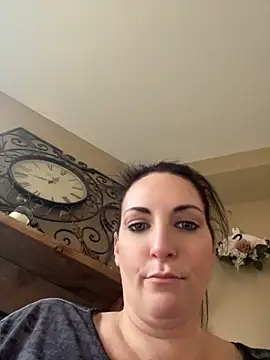 Snapshot of taylorsunshine chatting on May 22, 5:44 pm taylorsunshine online show from May 22, 5:44 pm