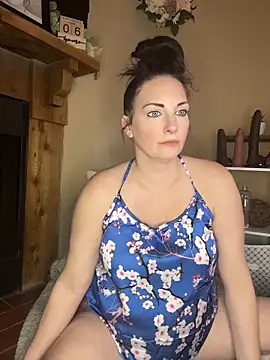 Snapshot of taylorsunshine chatting on June 7, 10:59 pm taylorsunshine online show from June 7, 10:59 pm