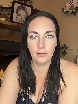 Snapshot of taylorsunshine chatting on May 23, 5:45 pm taylorsunshine online show from May 23, 5:45 pm