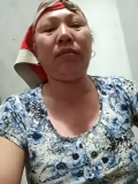 Snapshot of jikey-bibi chatting on April 8, 10:33 pm jikey-bibi online show from April 8, 10:33 pm