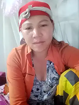 Snapshot of jikey-bibi chatting on May 10, 12:14 am jikey-bibi online show from May 10, 12:14 am