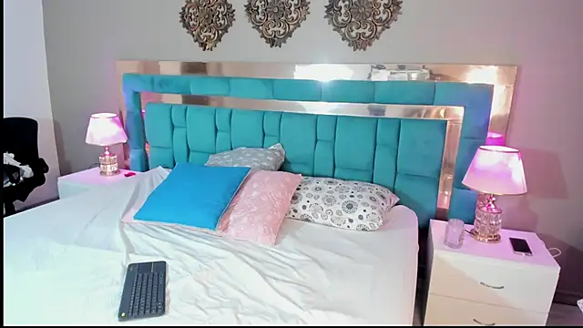 SarahLarsson online show from May 28, 4:09 am