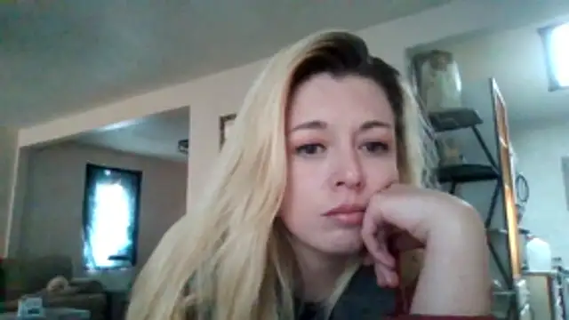 Snapshot of mizzymay101 chatting on March 31, 10:56 pm mizzymay101 online show from March 31, 10:56 pm