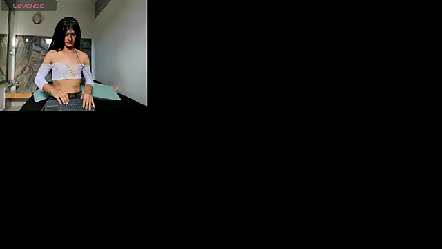 Snapshot of Aria_skye chatting on June 4, 8:13 pm Aria skye online show from June 4, 8:13 pm