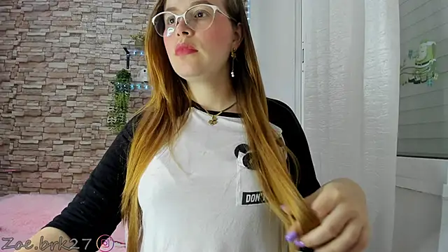 Snapshot of Zoe_brk chatting on June 12, 6:49 pm Zoe brk online show from June 12, 6:49 pm