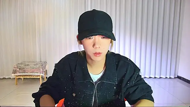 Snapshot of wumei-001 chatting on April 11, 10:41 am wumei-001 online show from April 11, 10:41 am