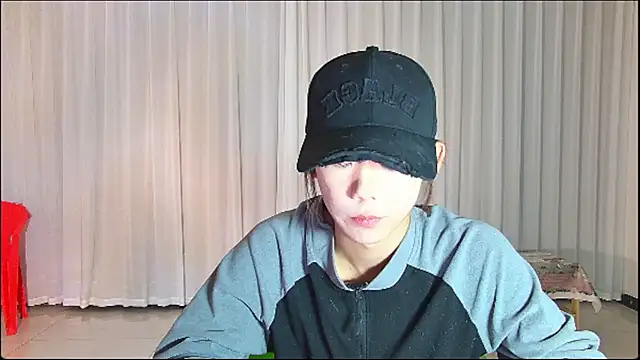 Snapshot of wumei-001 chatting on April 23, 12:00 pm wumei-001 online show from April 23, 12:00 pm