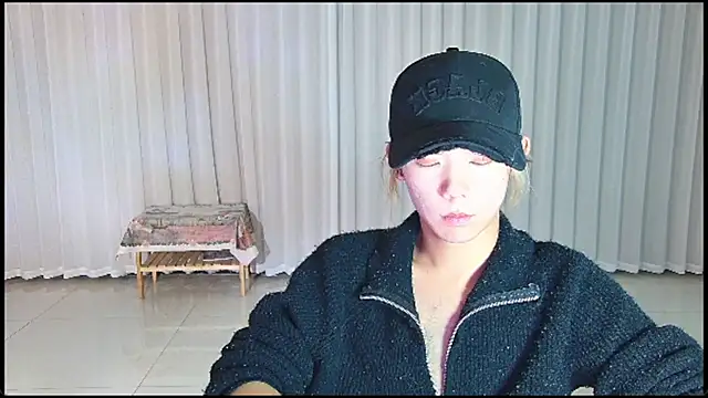 Snapshot of wumei-001 chatting on April 21, 1:42 am wumei-001 online show from April 21, 1:42 am