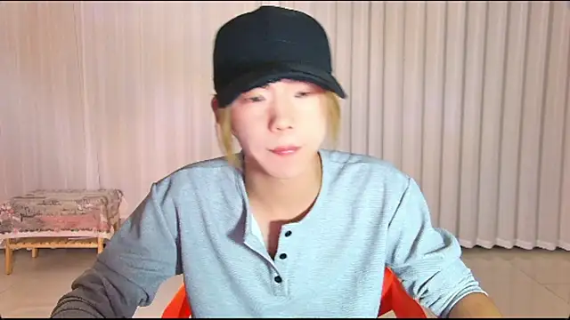 Snapshot of wumei-001 chatting on April 12, 12:41 pm wumei-001 online show from April 12, 12:41 pm