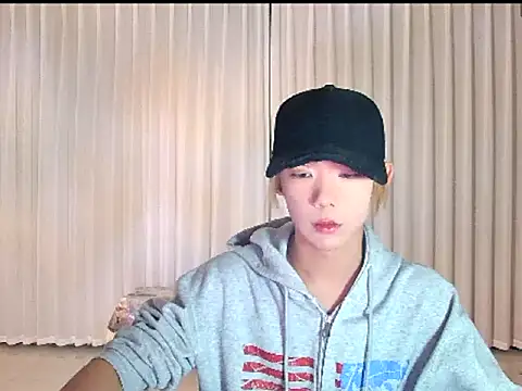 Snapshot of wumei-001 chatting on April 16, 12:28 pm wumei-001 online show from April 16, 12:28 pm
