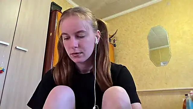 DonnaKuc online show from April 23, 6:09 am