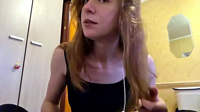 DonnaKuc online show from April 9, 6:04 am
