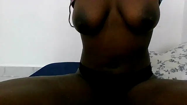 Thandiwe2003 online show from June 2, 5:07 am