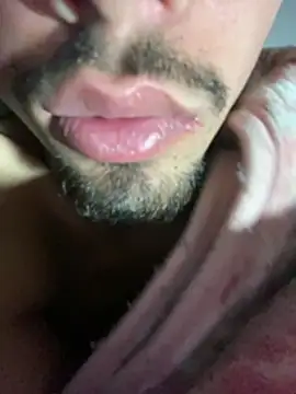 youmeloveyou online show from April 5, 5:52 pm