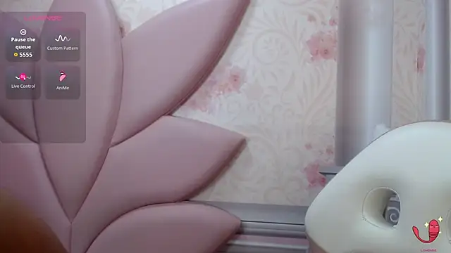 Snapshot of natty_natacha chatting on April 7, 5:37 pm natty natacha online show from April 7, 5:37 pm