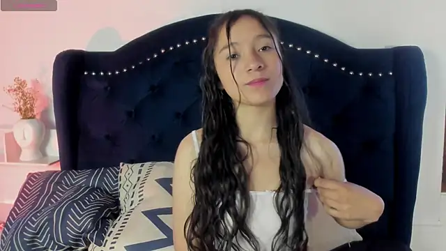 Honney Bunny18 online show from April 4, 2:34 pm