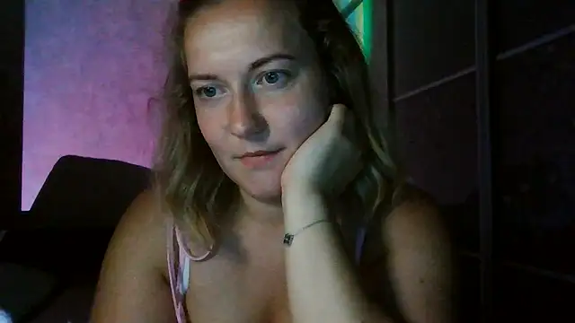 Snapshot of TinaKittyX chatting on July 28, 8:52 pm TinaKittyX online show from July 28, 8:52 pm