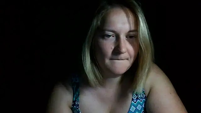 TinaKittyX online show from June 14, 8:43 pm