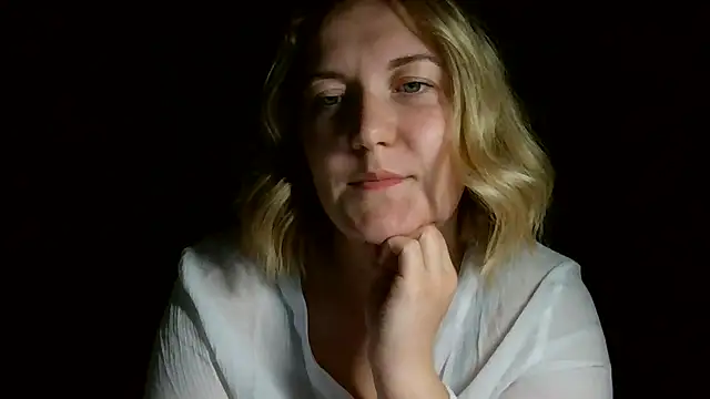 TinaKittyX online show from May 8, 8:34 pm