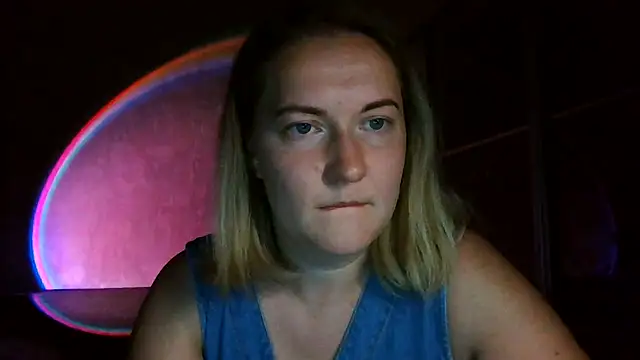 Snapshot of TinaKittyX chatting on July 22, 8:44 pm TinaKittyX online show from July 22, 8:44 pm