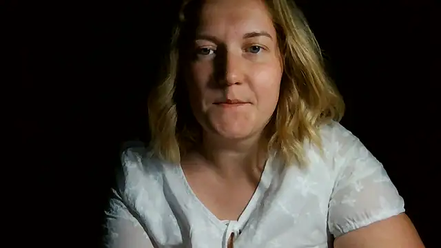 TinaKittyX online show from May 31, 9:04 pm