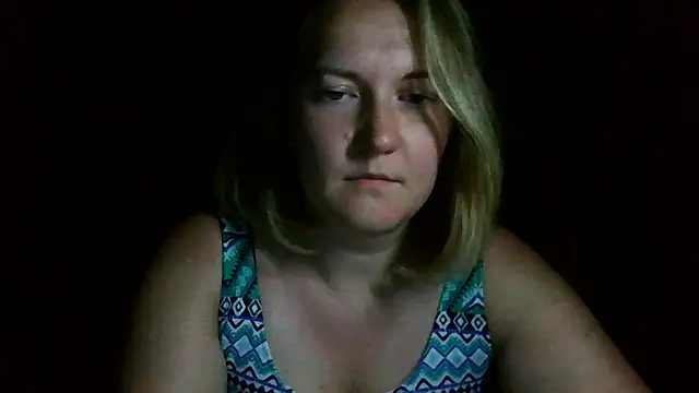 Snapshot of TinaKittyX chatting on June 24, 9:12 pm TinaKittyX online show from June 24, 9:12 pm