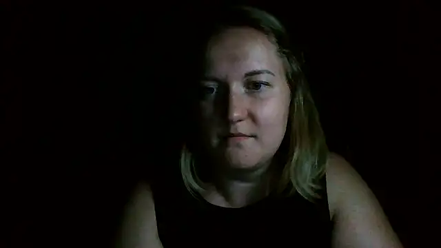Snapshot of TinaKittyX chatting on June 25, 9:31 pm TinaKittyX online show from June 25, 9:31 pm