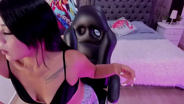 Mallorie Owens online show from April 30, 6:26 pm