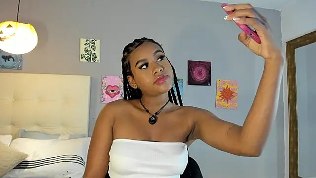 Snapshot of Melaniaa_Roussee chatting on June 25, 7:30 pm Melaniaa Roussee online show from June 25, 7:30 pm