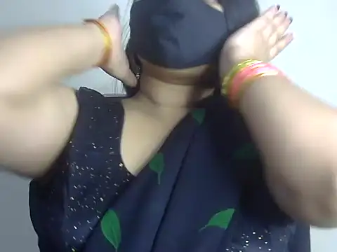Snapshot of Bitchin_Riya chatting on April 15, 7:36 am Bitchin Riya online show from April 15, 7:36 am