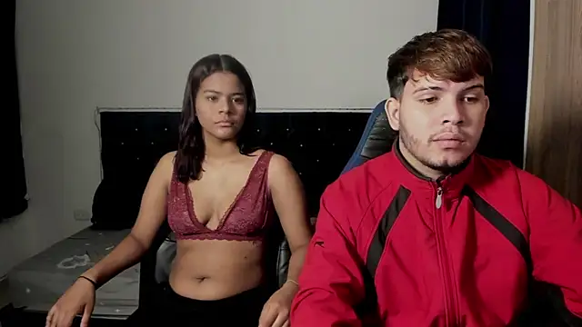 Snapshot of val_andBry chatting on April 2, 8:37 pm val andBry online show from April 2, 8:37 pm