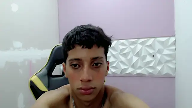 Yei lee  online show from April 2, 4:30 am