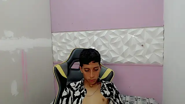 Yei lee  online show from April 3, 4:52 am