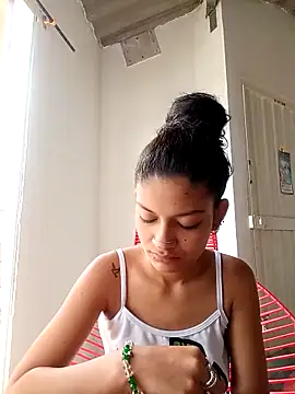 Lyra Siren online show from April 2, 4:35 pm