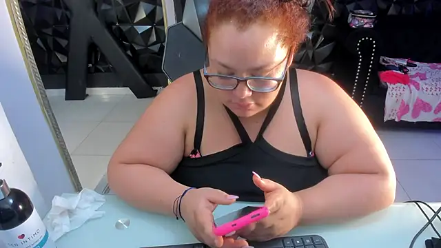 AbbyRogers1 online show from April 28, 3:27 pm