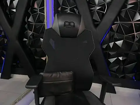 AbbyRogers1 online show from April 3, 4:52 am