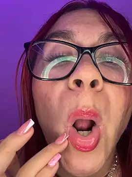 Snapshot of TiffanySton chatting on April 3, 2:07 am TiffanySton online show from April 3, 2:07 am