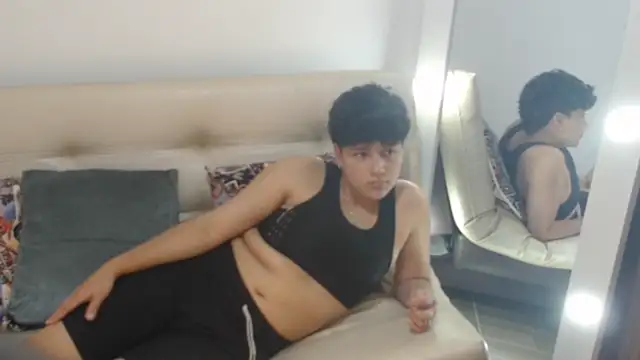 BlakeTaylor21 online show from April 14, 6:13 pm