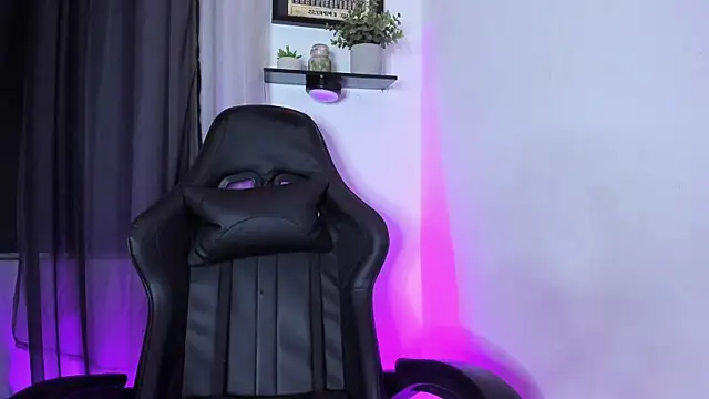 Red DollX online show from April 14, 1:43 am