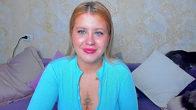 Snapshot of Simply_Alex chatting on May 25, 1:05 am Simply Alex online show from May 25, 1:05 am